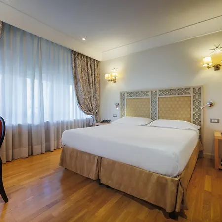 Szálloda Fh55 Grand Palatino
